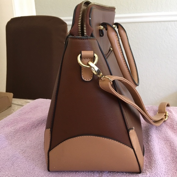 Adrienne Vittadini Purse - Picture 2 of 7